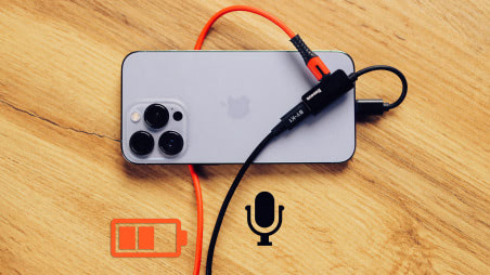 Как подключить к iPhone микрофон и зарядку одновременно?