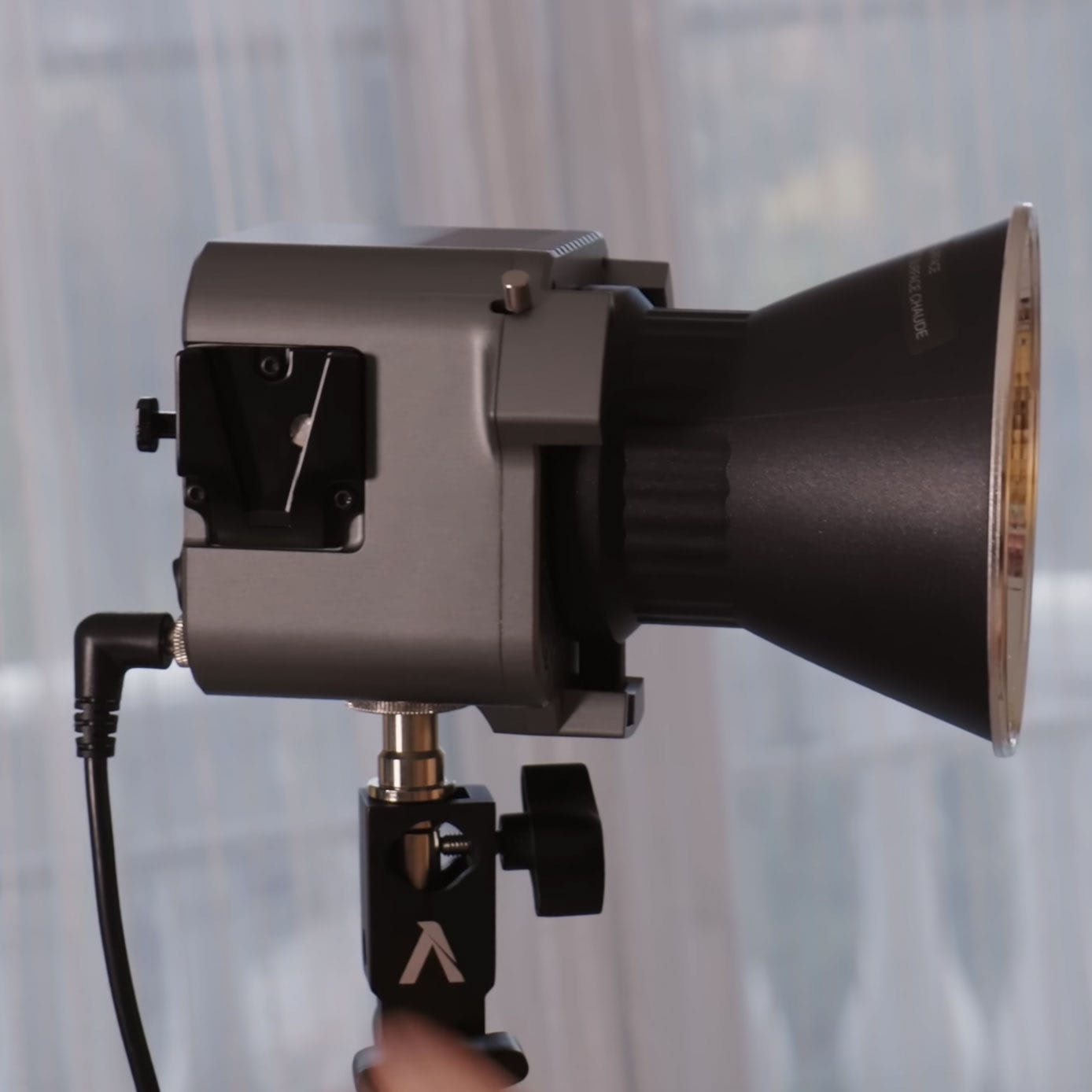 Обзор биколороного моноблочного света Amaram COB 60x