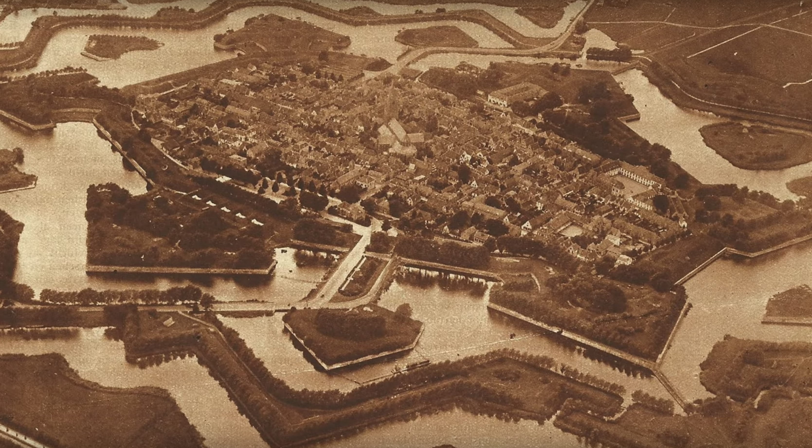 Старое фото города Наарден 1929